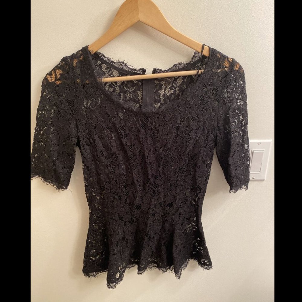 Babaton Aritzia Lace Peplum Top Black 02